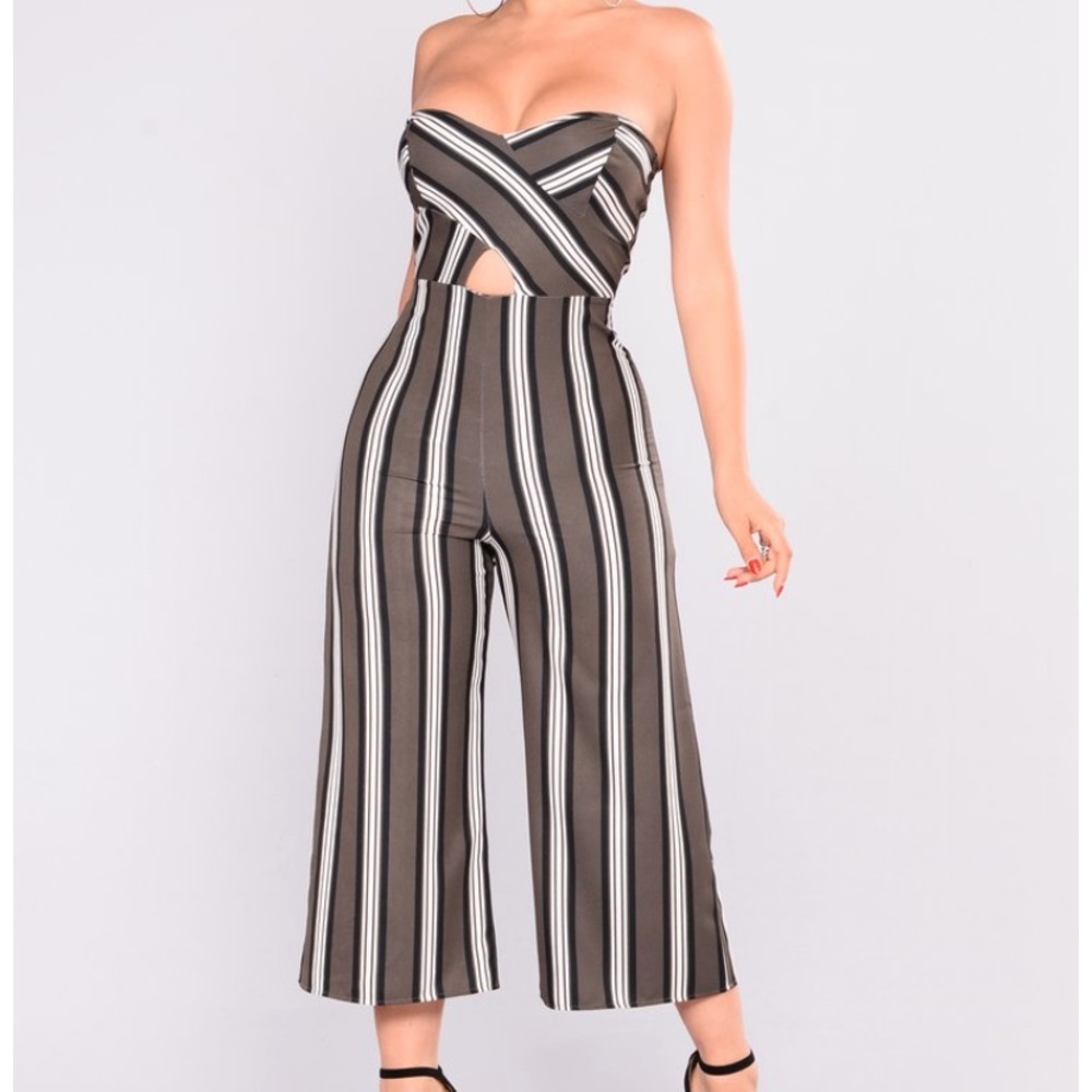 Jumpsuit fashion nova size XS